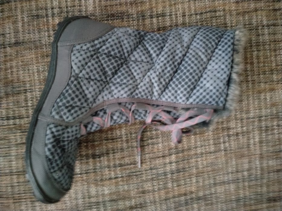 Продам зимние сапоги Columbia 40р