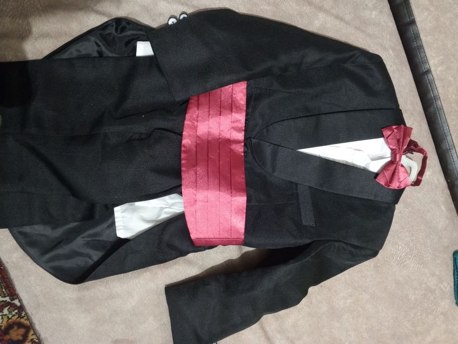 Продам смокинг тройка