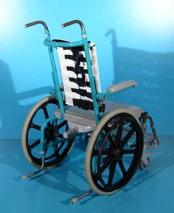 Scaun WC cu rotile din aluminiu Thomashilfen / latime sezut 47 cm