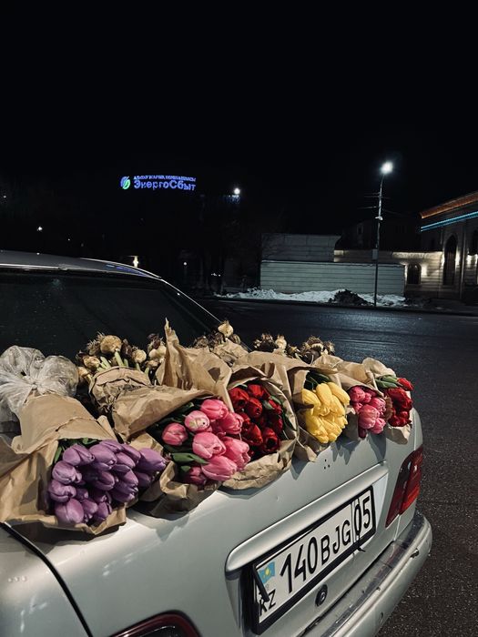 Свежий тюльпаны в хорошем ценам В Есикее