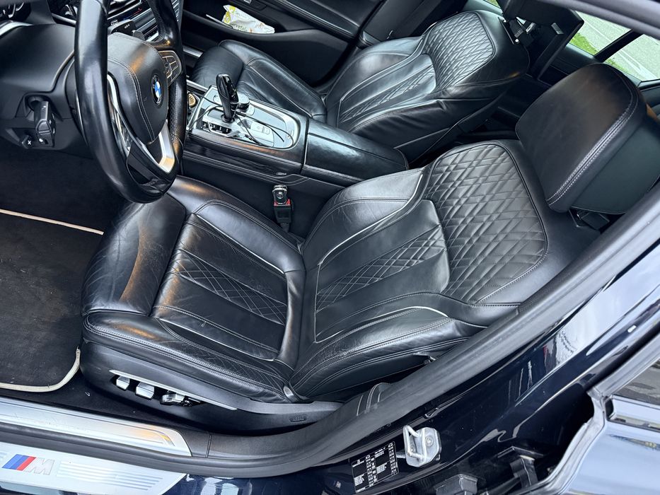 Vand Bmw seria 7/ G11-3.0 D. 2015-usor avariat bara fata