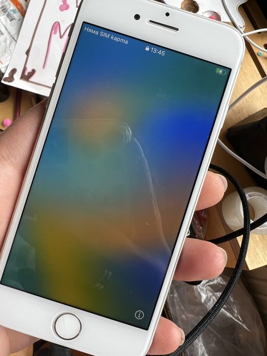 Iphone 8 бял в отлично състояние