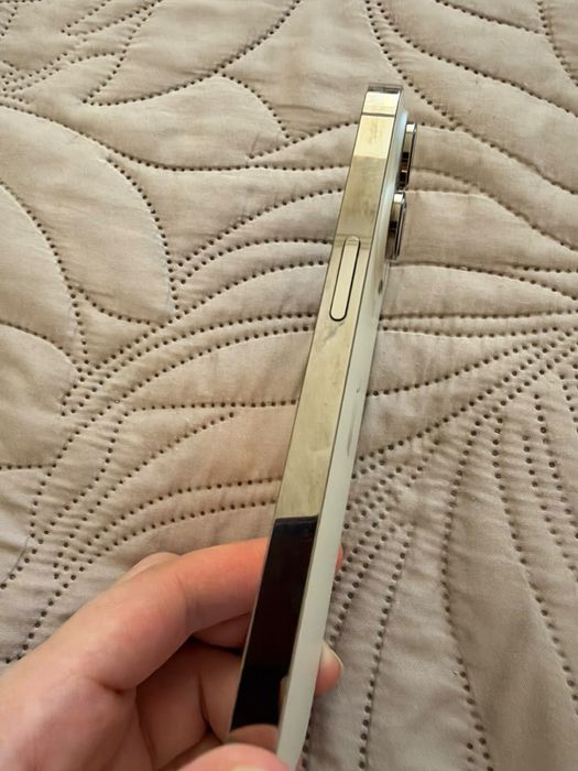 продам iPhone 14 pro