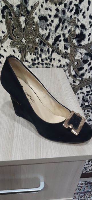 Продам женские туфли