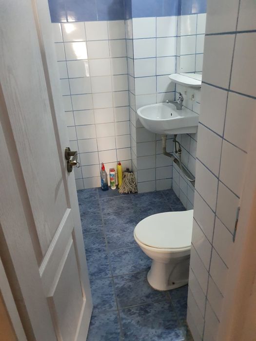 Apartament decomandat 3 camere de închiriat ULTRACENTRAL Etaj 1  vedere bilaterală
