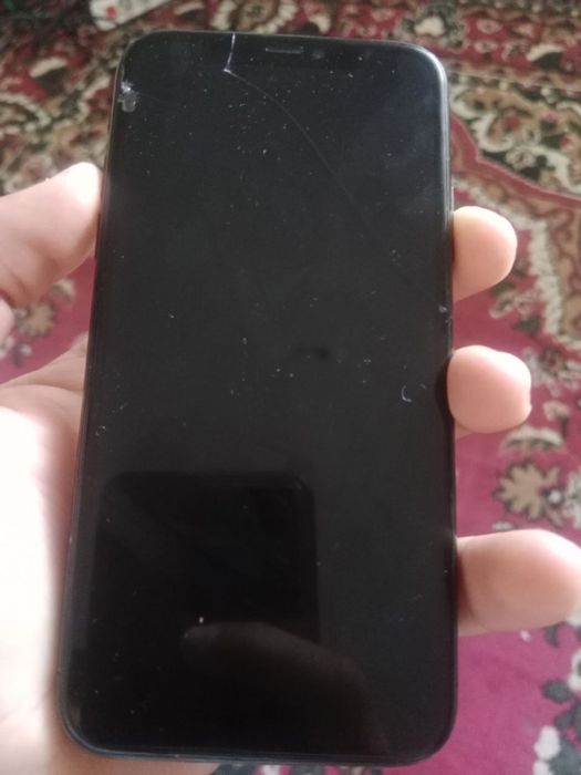 iphone x sotiladi 256 xotira ekran azgina singan biln maydi