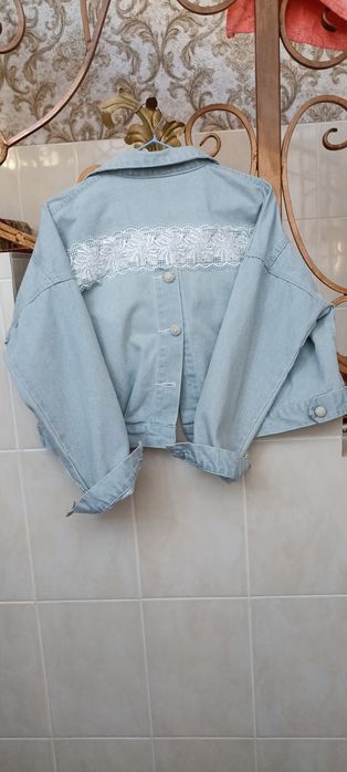 Пиджак и джинсовые куртки