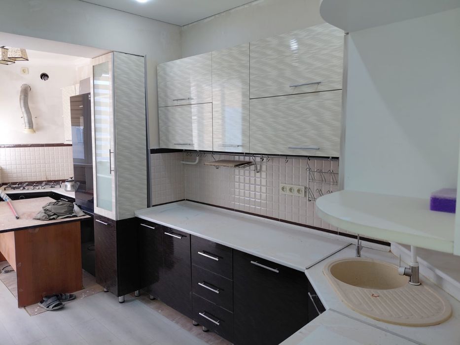 Кухни гарнитур сатылады