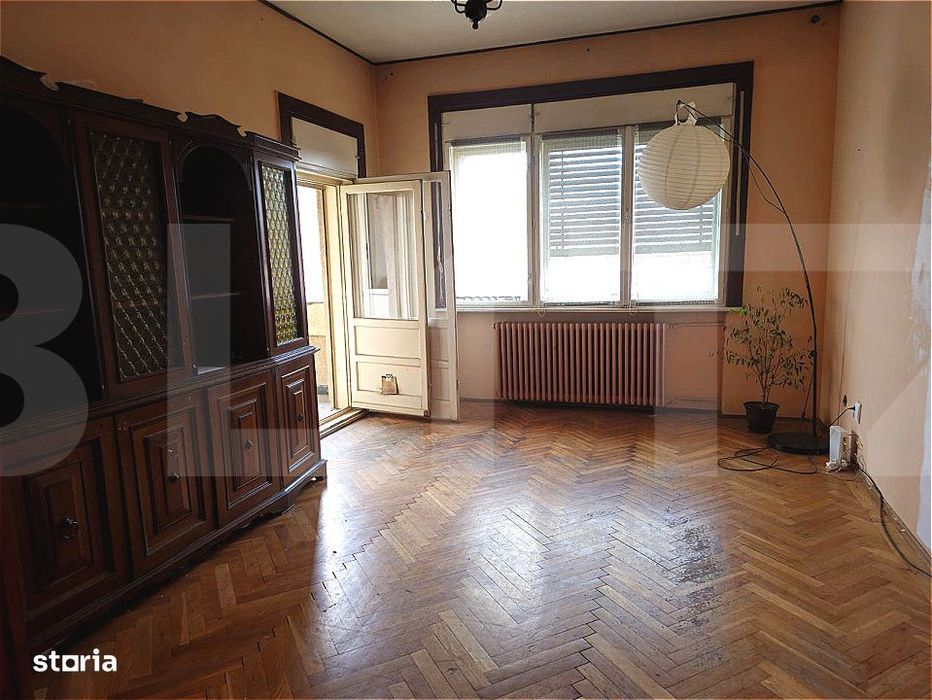 De vanzare – Apartament 4 camere, decomandat 100 mp – Ultracentral
