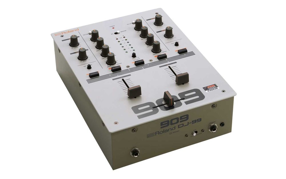 Roland DJ-99 DJ Mixer