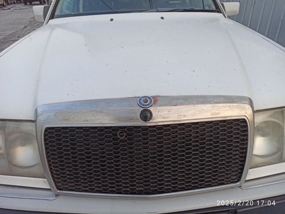 Продам решетку w124 merc