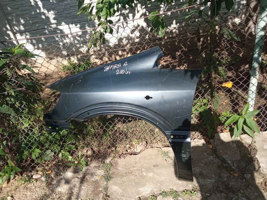 Aripă stânga față nouă pentru Opel Zafira A.