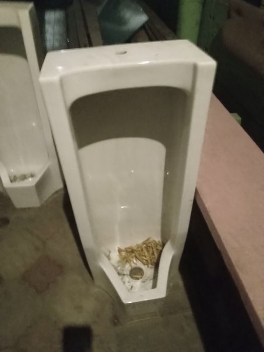 Писсуар мужской б/у.