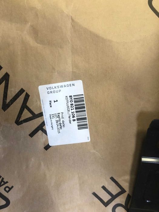 AUDI RS3 8Y - оригинален преден десен калник 8Y0821106B