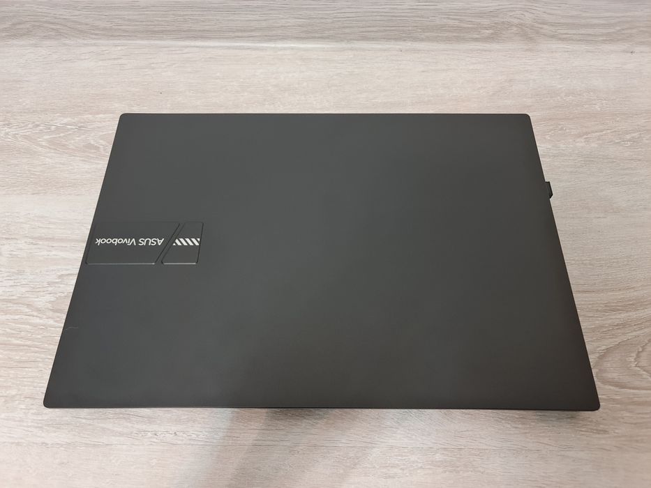 Asus Vivobook 16