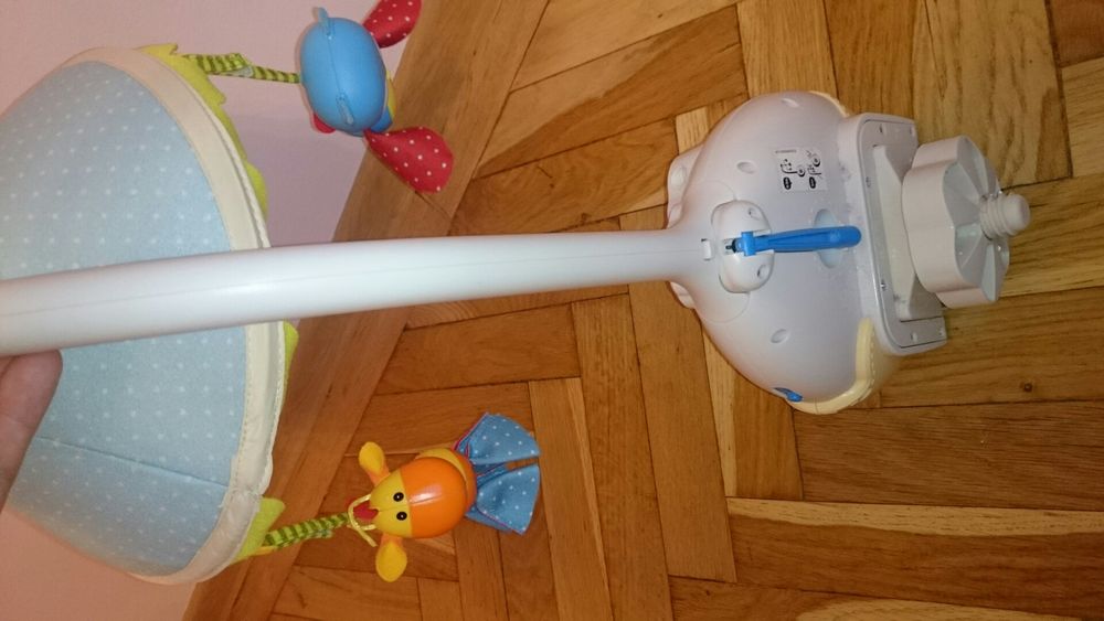 Carusel muzical cu melodii si lumini
