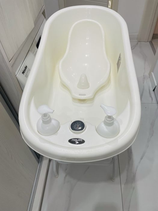 Бебешка вана със стойка