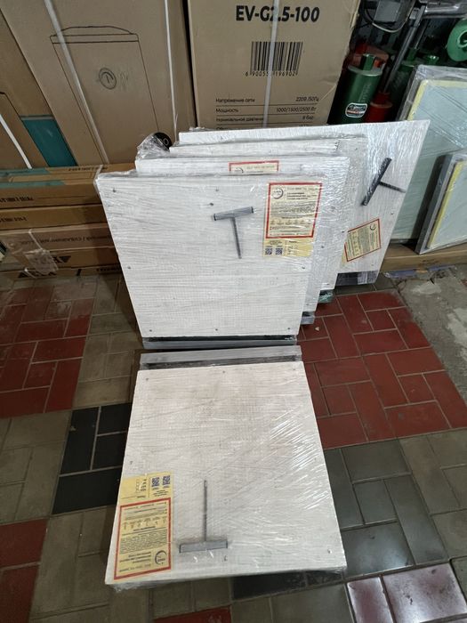 Люки,напольные,потолочные и для шахты