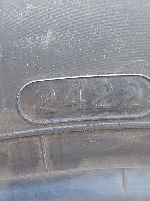 Vând  4 anvelope iarna Noi 235/60r18 235/60/18 HANKOOK
