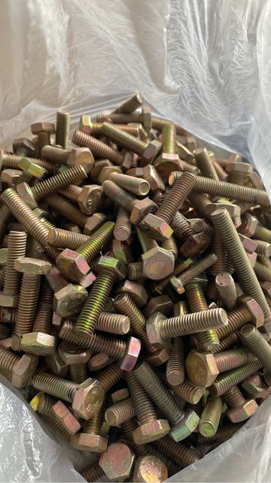 Болты гайки шпильки анкера