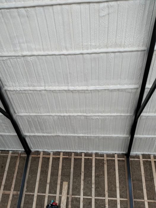 Izolatie Spuma Poliuretanica acoperiș si pod. Firma+Garanție 20 ani.