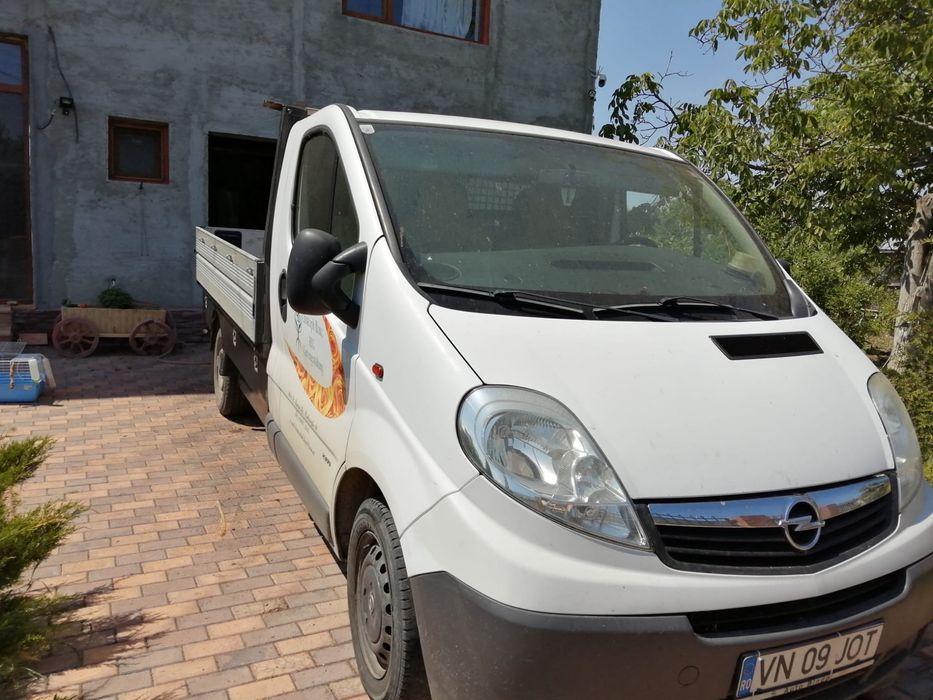 Opel vivaro carosata