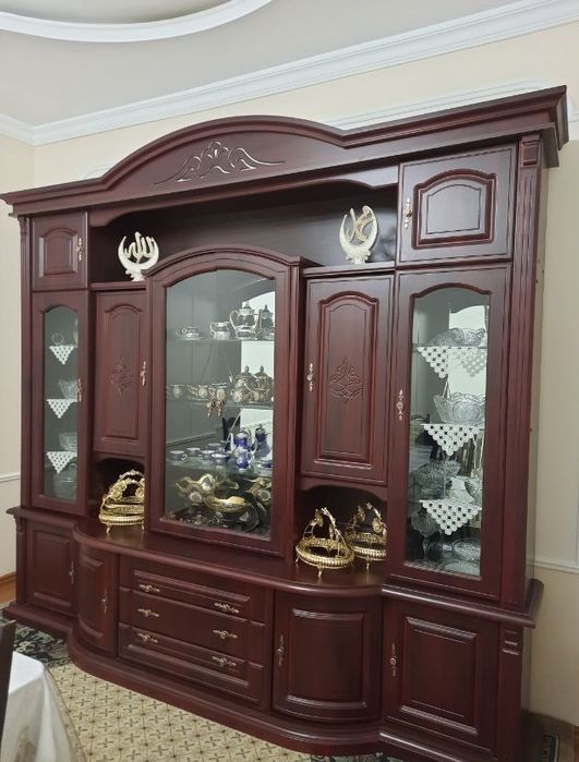 Продаю стенку для гостиной в хорошем состоянии