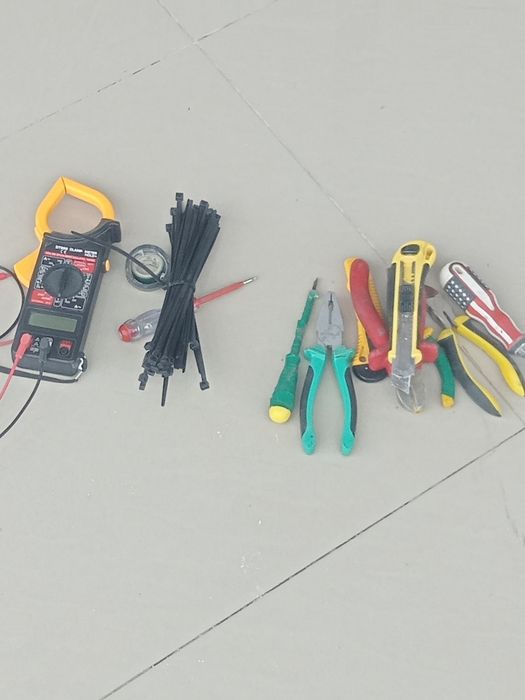 Услуги электрика.