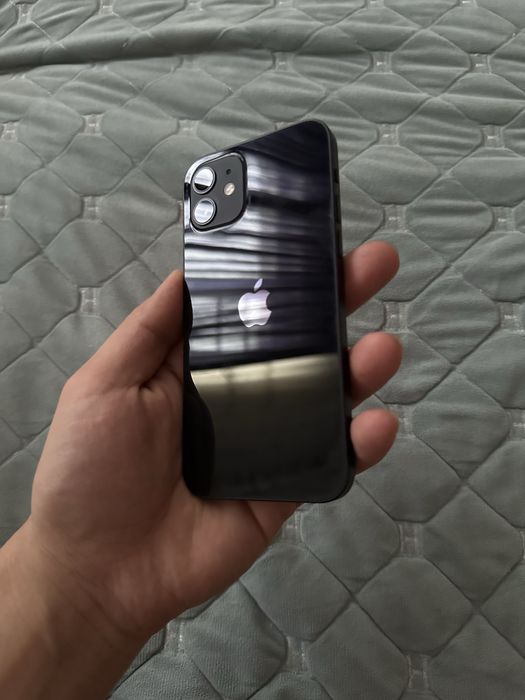 Iphone 12 в идеальном состоянии