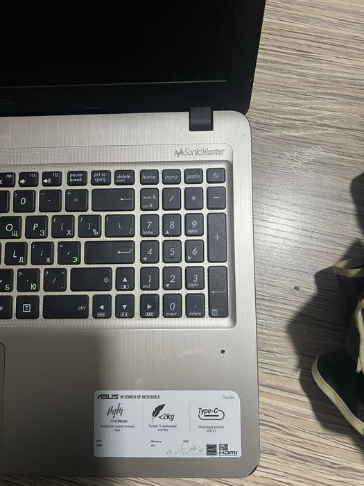 Notbuk asus  yangi batareka quyildi  ishlashi