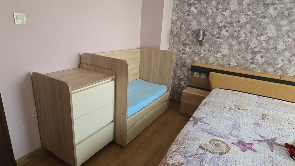 Продавам детска кошара и скрин