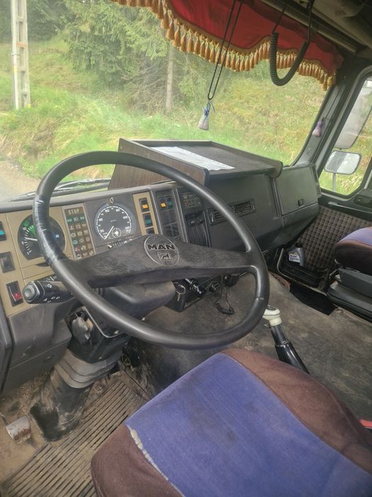 Man 4x4 basculabil de 18t