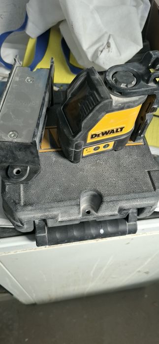 Лазерен нивелир DeWALT  DW088CG