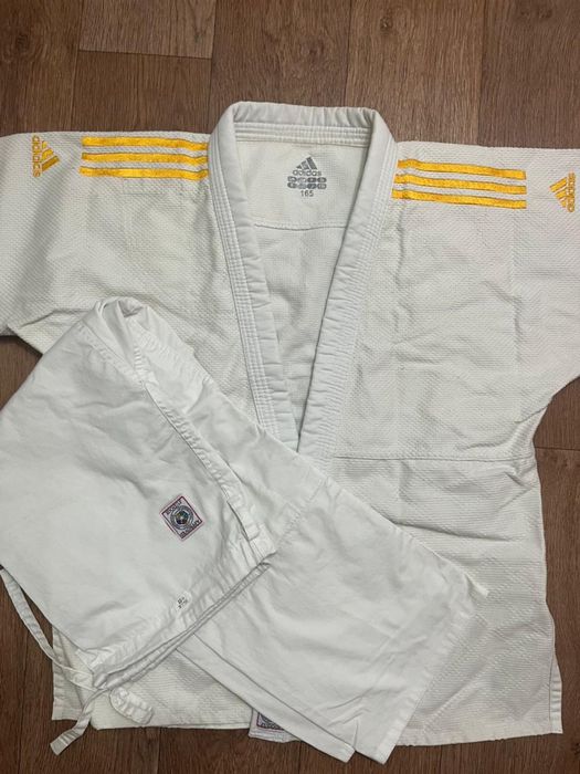 Продам кимоно для дзюдо