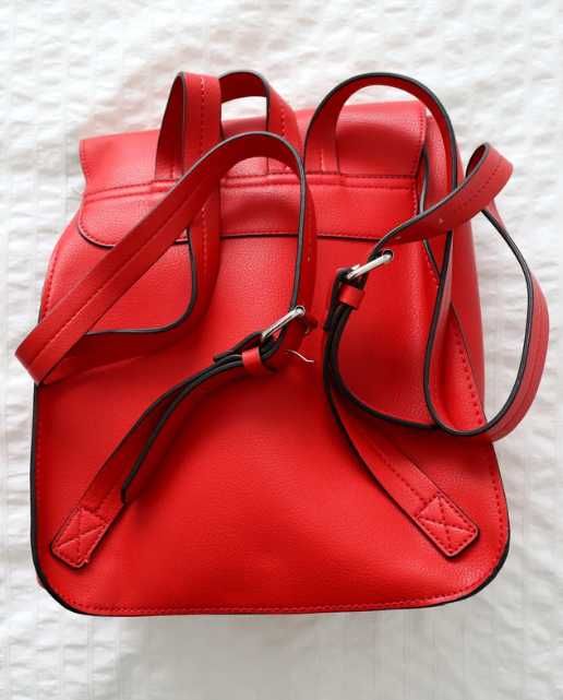 Vand rucsac rosu nou Zara