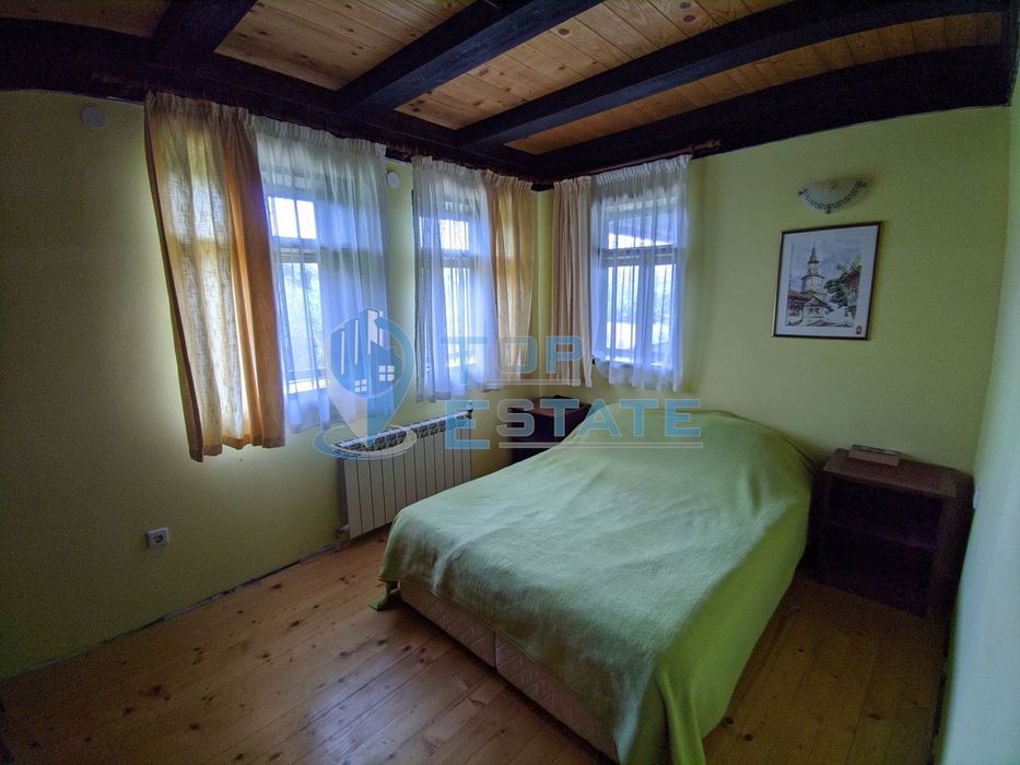 Продава се Къща в Елена - 1200 кв.м за 375 €/кв.м - Снимка #11