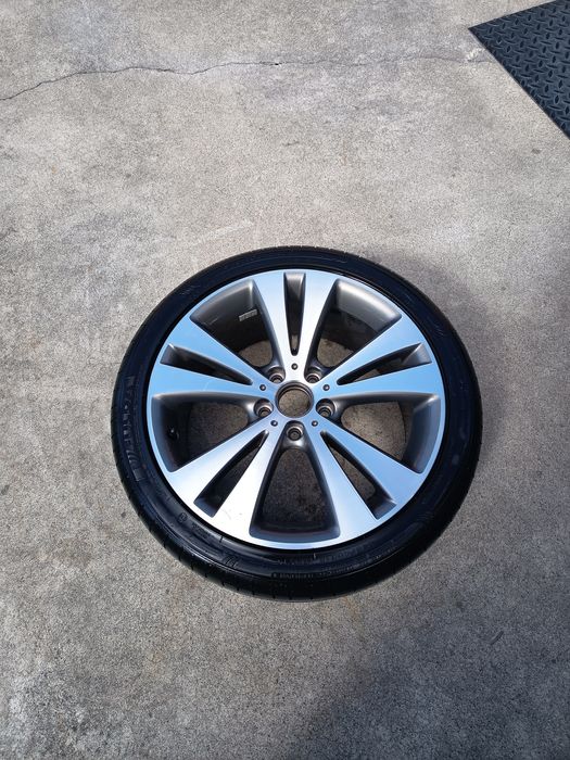 Vând Jantă 5x112 Model Chicago 235/40/R18
Janta este Nouă 
Fără Defect