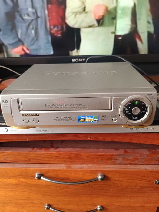 Видеомагнитофон Panasonic NV- SJ3 б/у