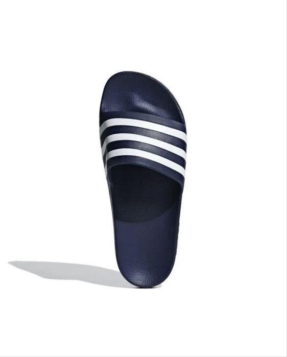 продам adidas сланцы