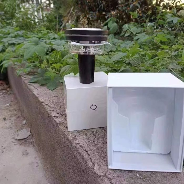 Quasar din sticla si aluminiu