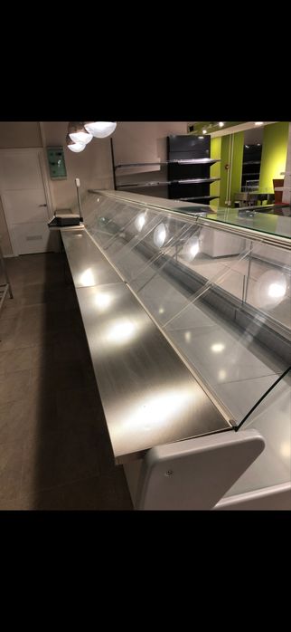 Холодильное оборудование для магазина