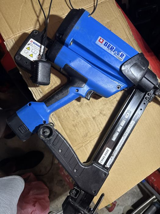 Pistol cuie beton Berner CGB3
