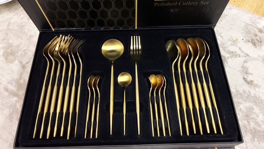 Продам столовый сервиз