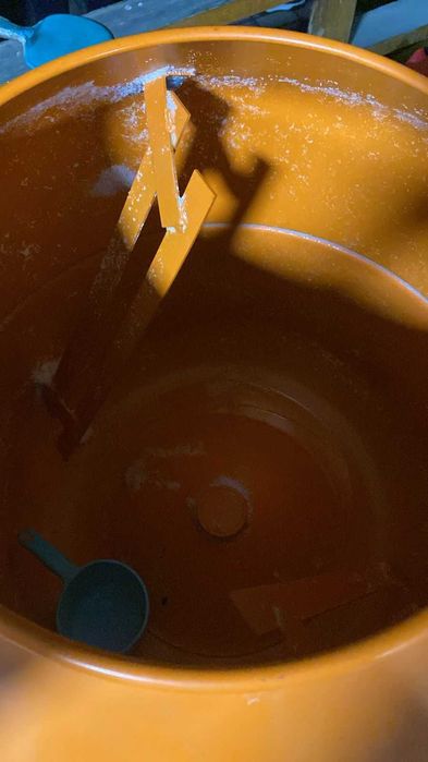 Бетономешалка 220л