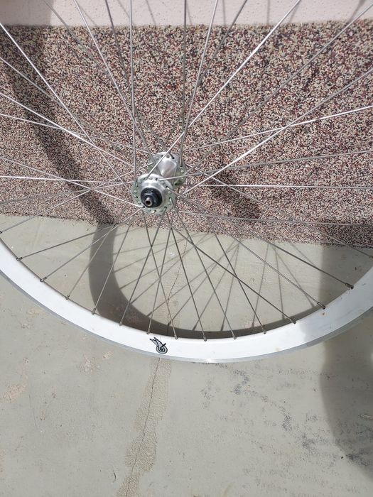 Roti cursiera Campagnolo pe 28 cu 8 foi.