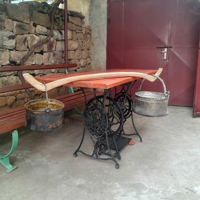 Продавам автентична кобилица с медни менци