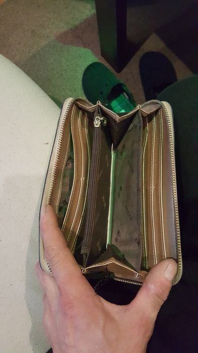 Продавам портфейли