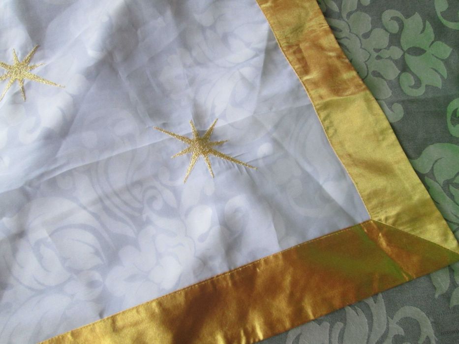 fata de masa eleganta