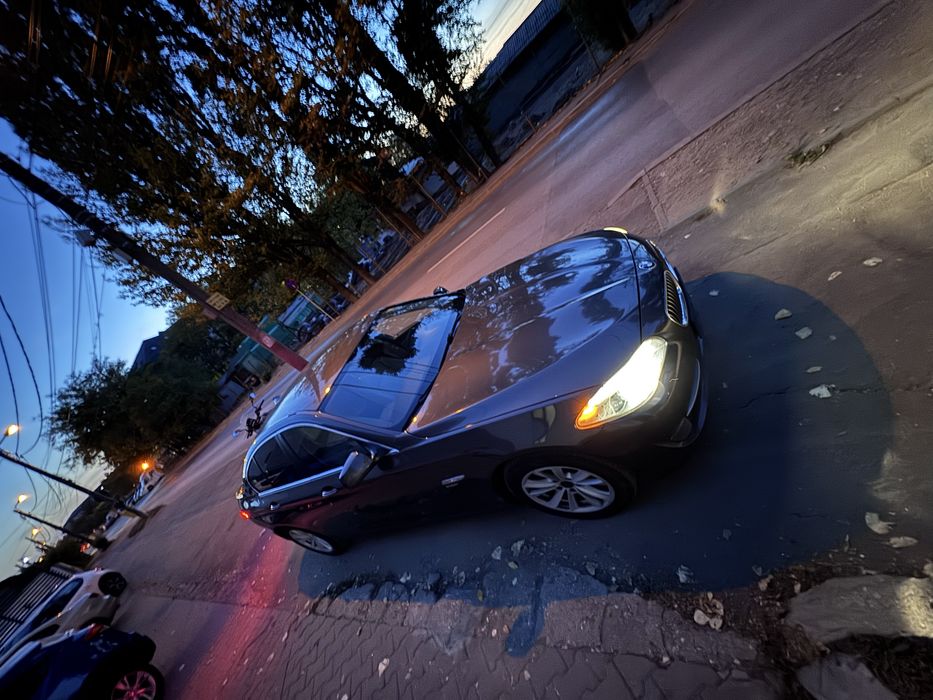 BMW Seria 5 2011 — imagine 2