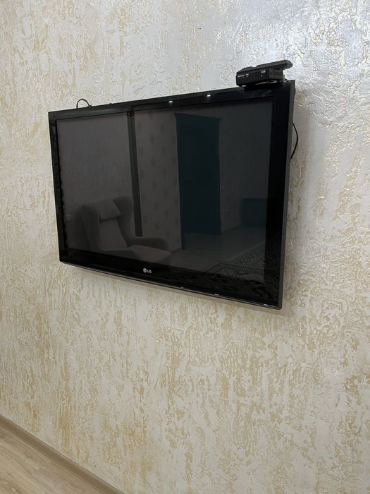 Телевизор LG 121 диаганаль